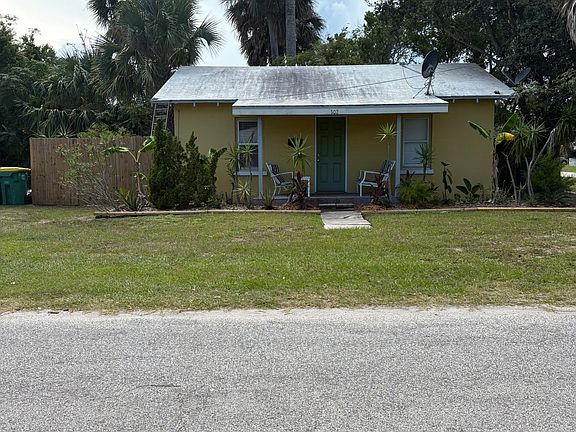 3rd image of 302 6th St S