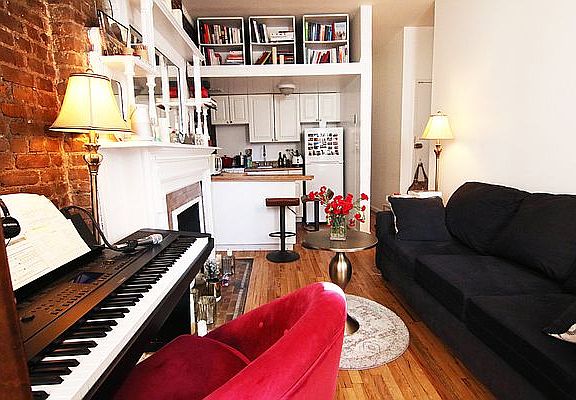 2nd image of 56 W 76th St APT 3R