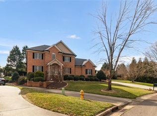 136 Montauk Ct, Clemmons, NC 27012