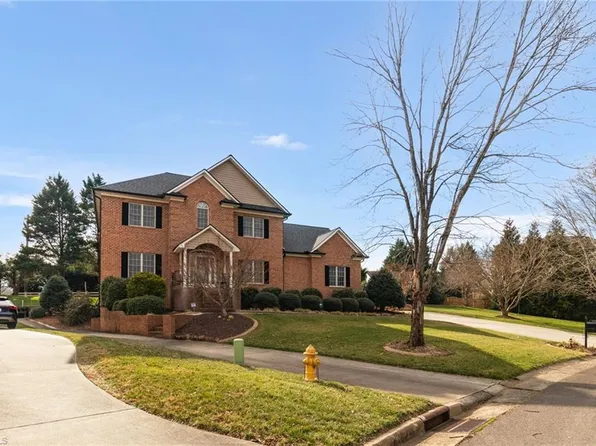 136 Montauk Ct, Clemmons, NC 27012