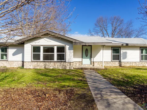712 Buffalo St, Gilmer, TX 75644