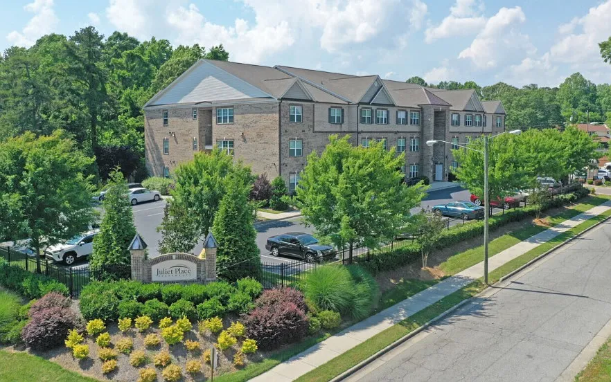 Juliet Place Apartments — Photo 4
