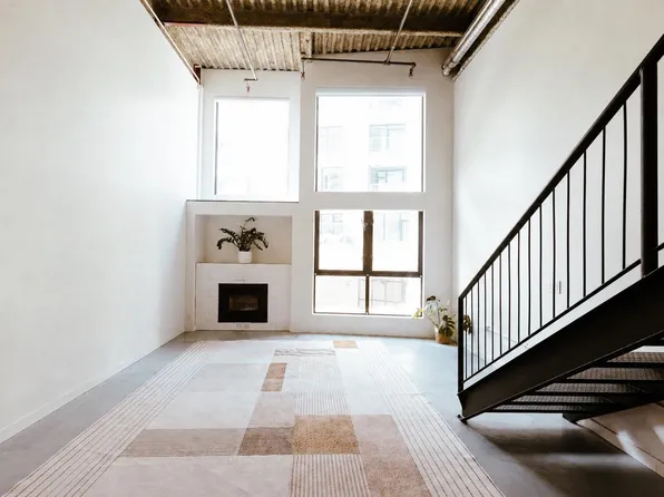 234 E 5th Ave #205, Vancouver, BC V5T 1H3
