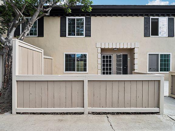 Townhome Front Patio