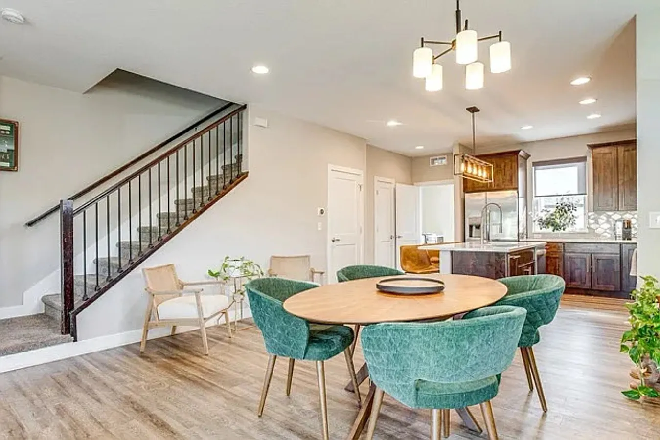 3 bed, 2.5 bath, 1800 sqft, $3,600 — Photo 1