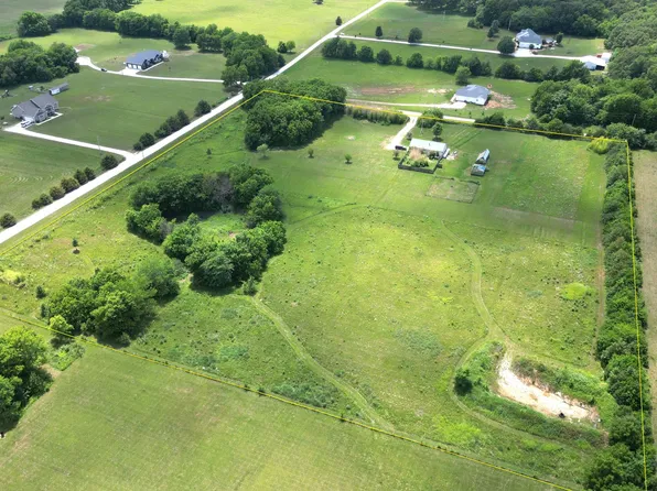 779 E 446th Road, Bolivar, MO 65613