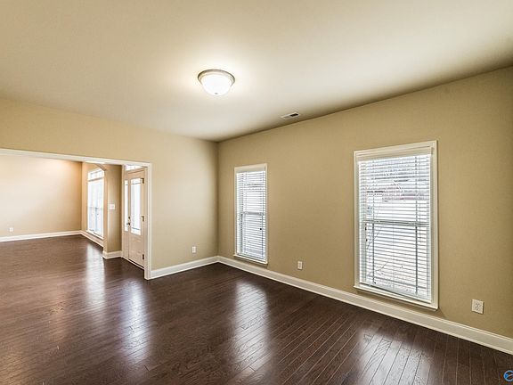 3rd image of 110 Prairie Knoll Cir