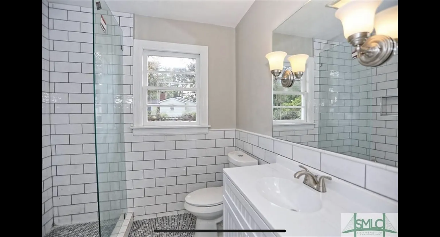 3 bed, 1200 sqft, $2,049 — Photo 3