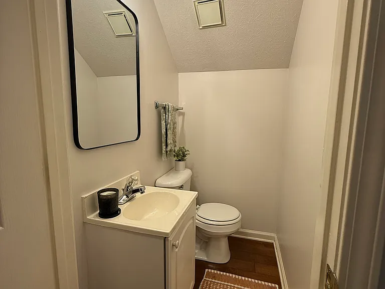 1/2 Bath