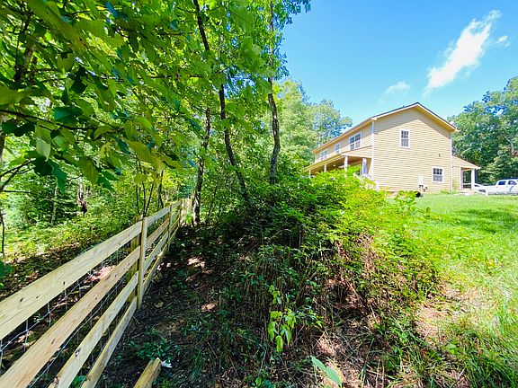 3rd image of 899 S Fork Dr