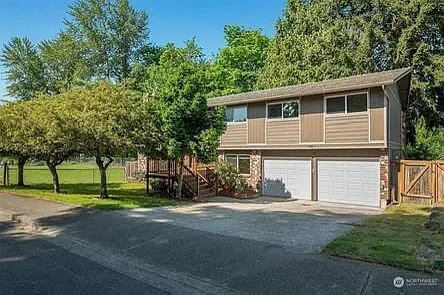4 bed, 2240 sqft, $950 — Photo 3
