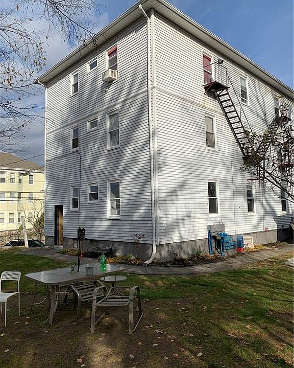 1st image of 98-100 Dunnell Ave