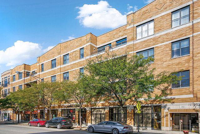 1st image of 2040 W Belmont Ave APT 408