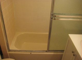 6645 Saunders St, Rego Park, NY 11374