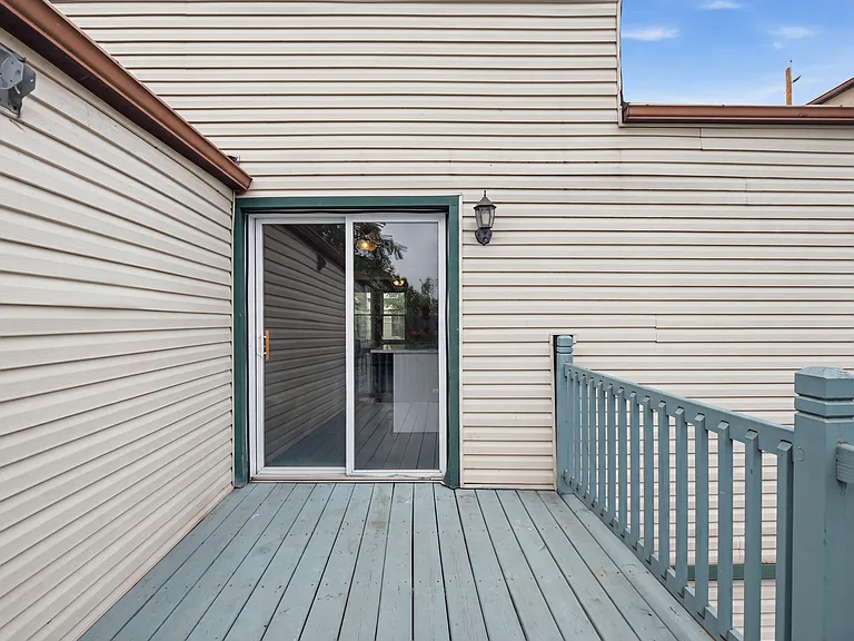 71 E 22nd St #2 — Photo 20