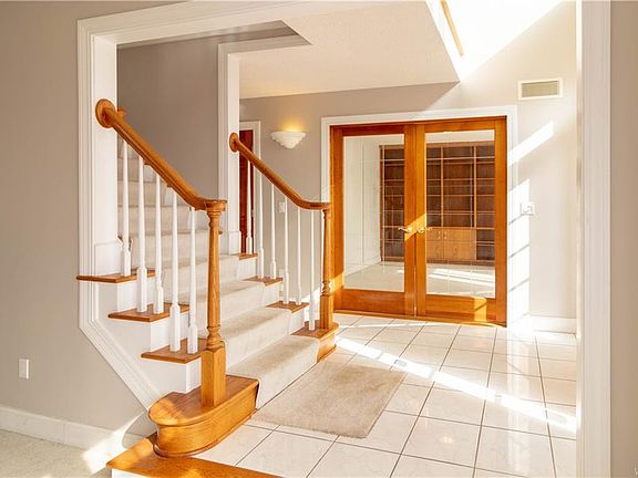4th image of 4856 McKinley Pkwy