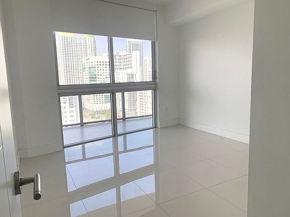 4th image of 1010 SW 2nd Ave Unit 1906