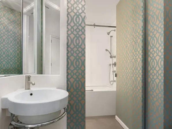 304 East 65th Street image 7 of 15