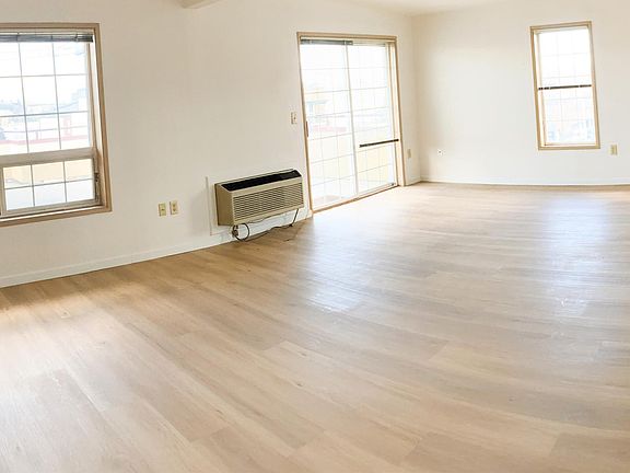 5th image of 2234 Eastlake Ave E APT Penthouse
