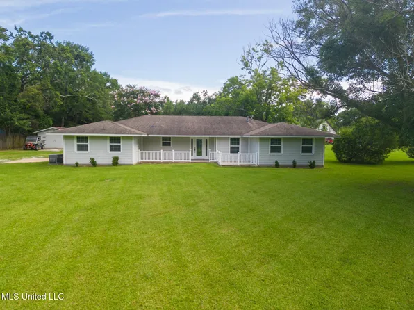 20085 Lovers Ln, Long Beach, MS 39560