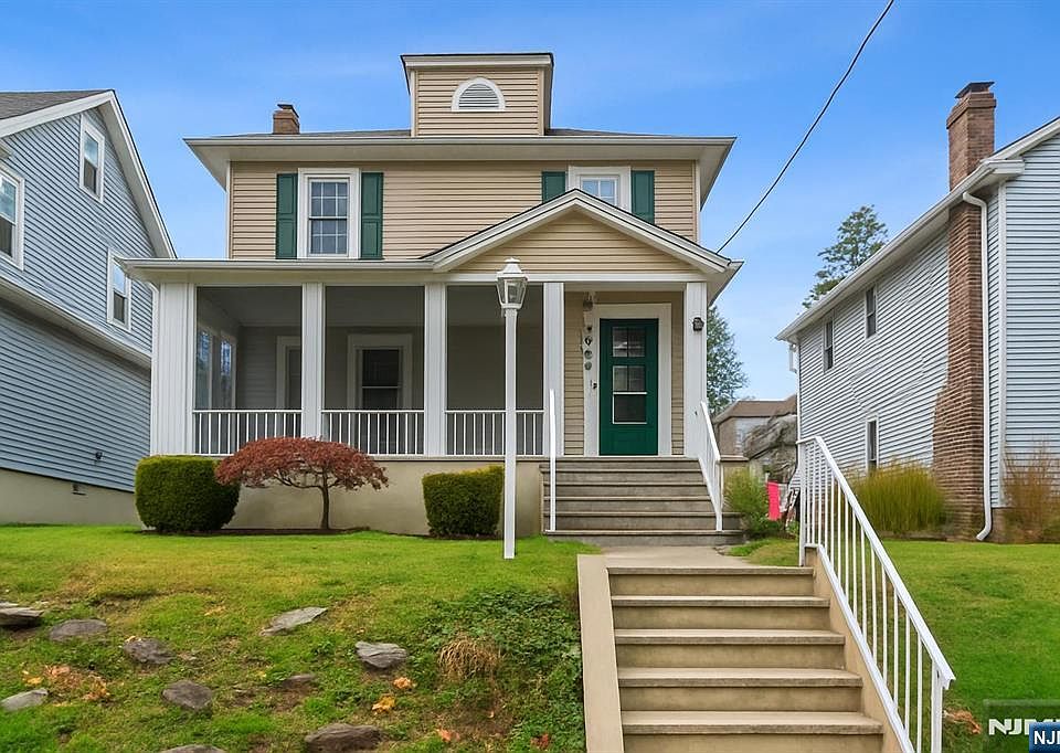 1st image of 149 Crestwood Ave