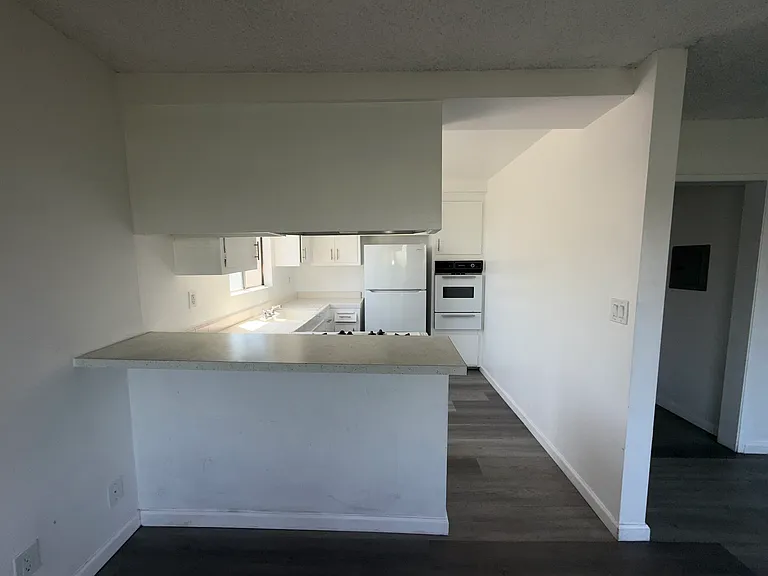 926 N Ardmore Ave #16 — Photo 7
