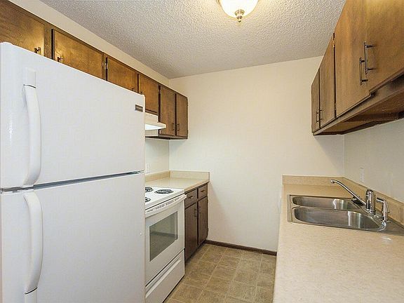 4th image of 2209 D St APT 4