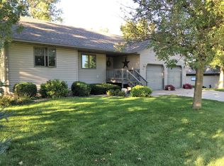 322 Maple St NE, Mazeppa, MN 55956