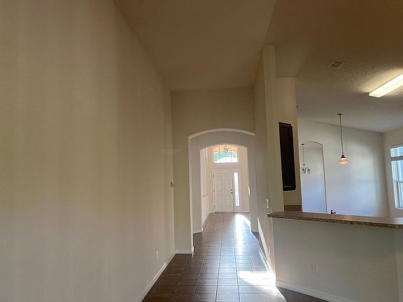 5th image of 830 Battersea Dr