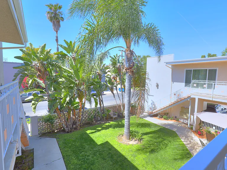 4808 Riverton Ave #7 — Photo 3