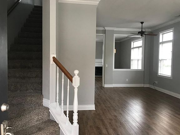 2nd image of 595 Founders Park Dr E