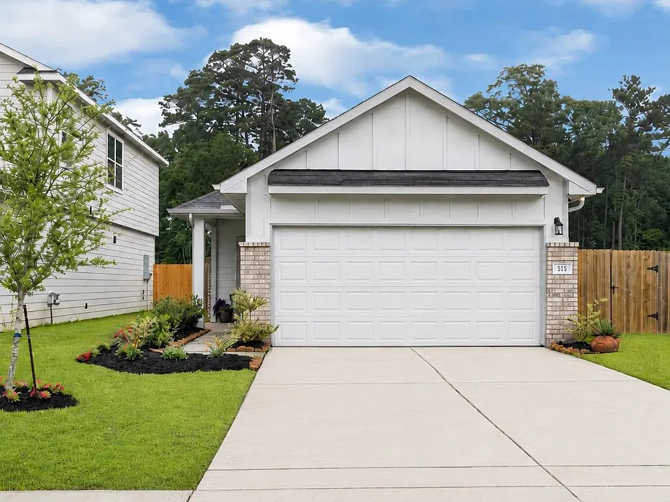 515 Emerald Thicket Ln