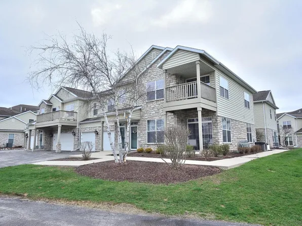 N17W26538 Meadowgrass CIRCLE #B, Pewaukee, WI 53072