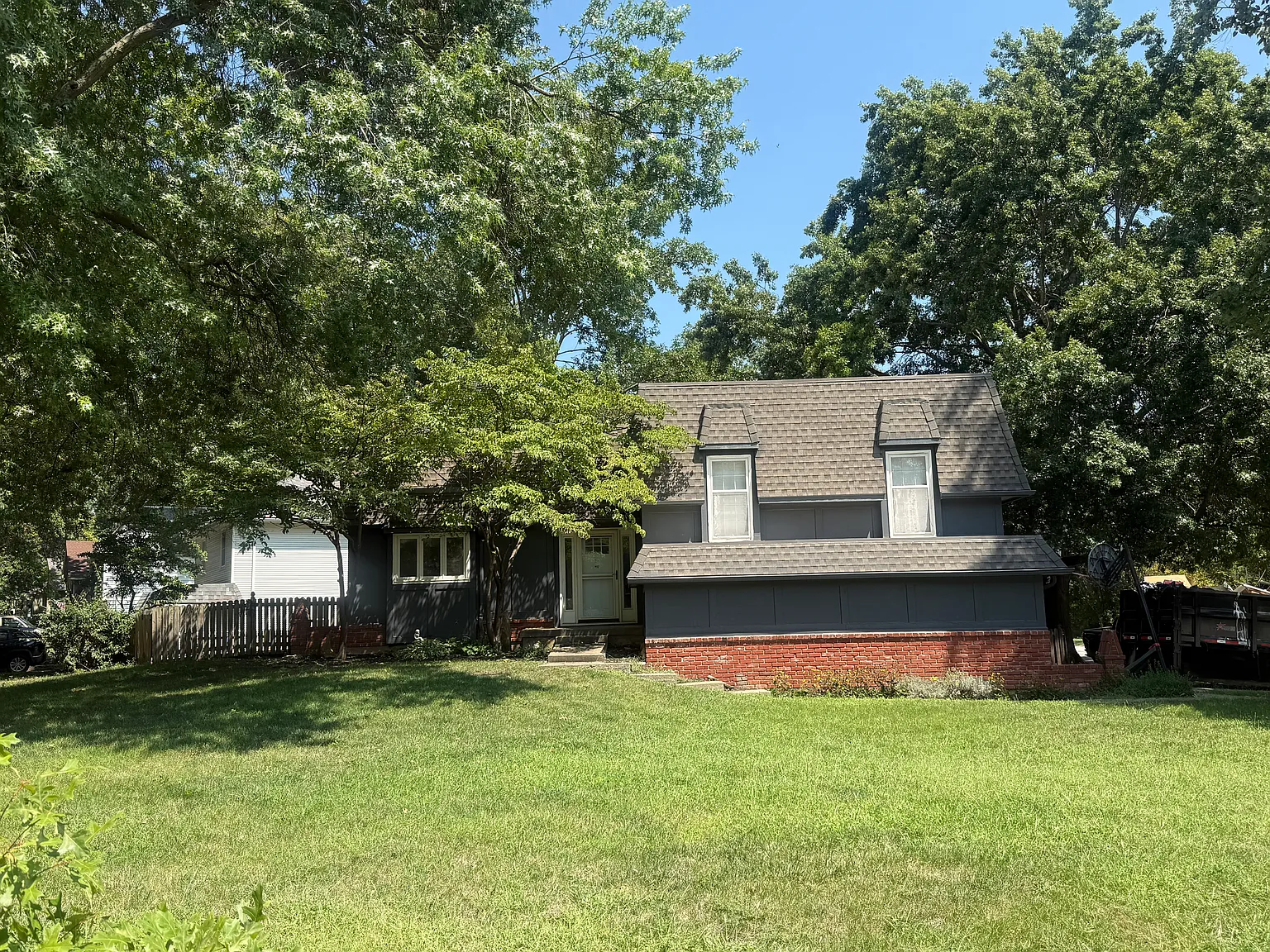 4 bed, 2.5 bath, 2350 sqft, $3,500 — Photo 1