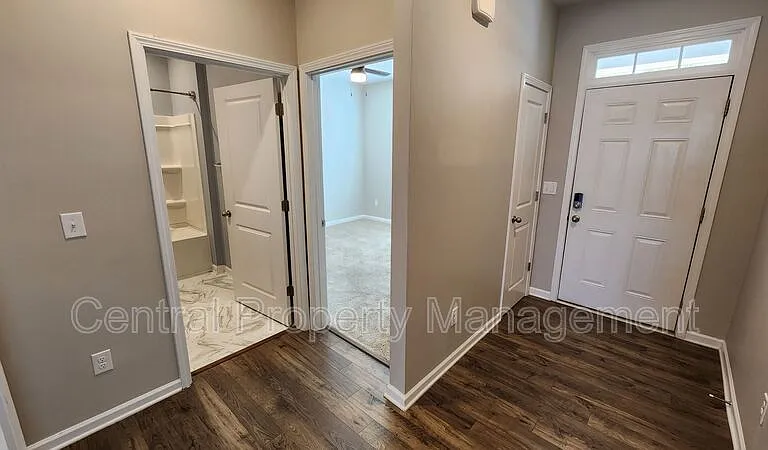 731 Liberty Walk Ln — Photo 3