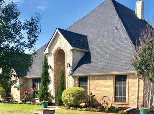 112 Waterfall Ct, Azle, TX 76020