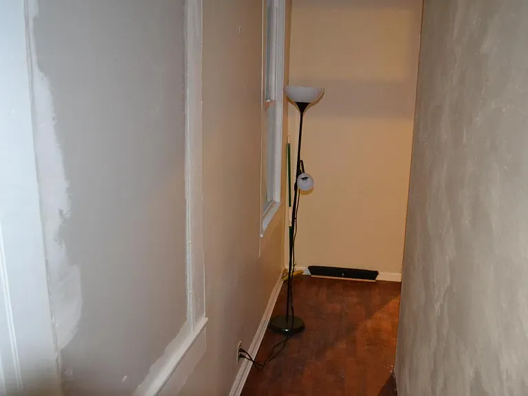 305 Emming St — Photo 13