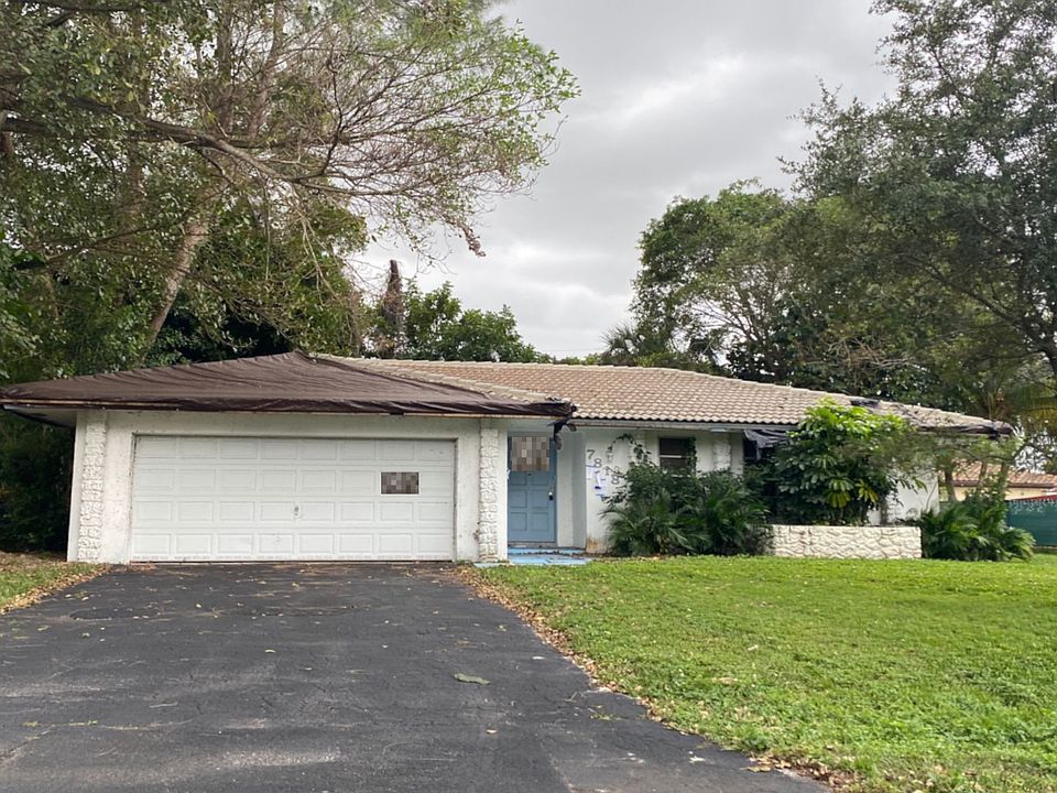 1st image of 7818 NW 41st St