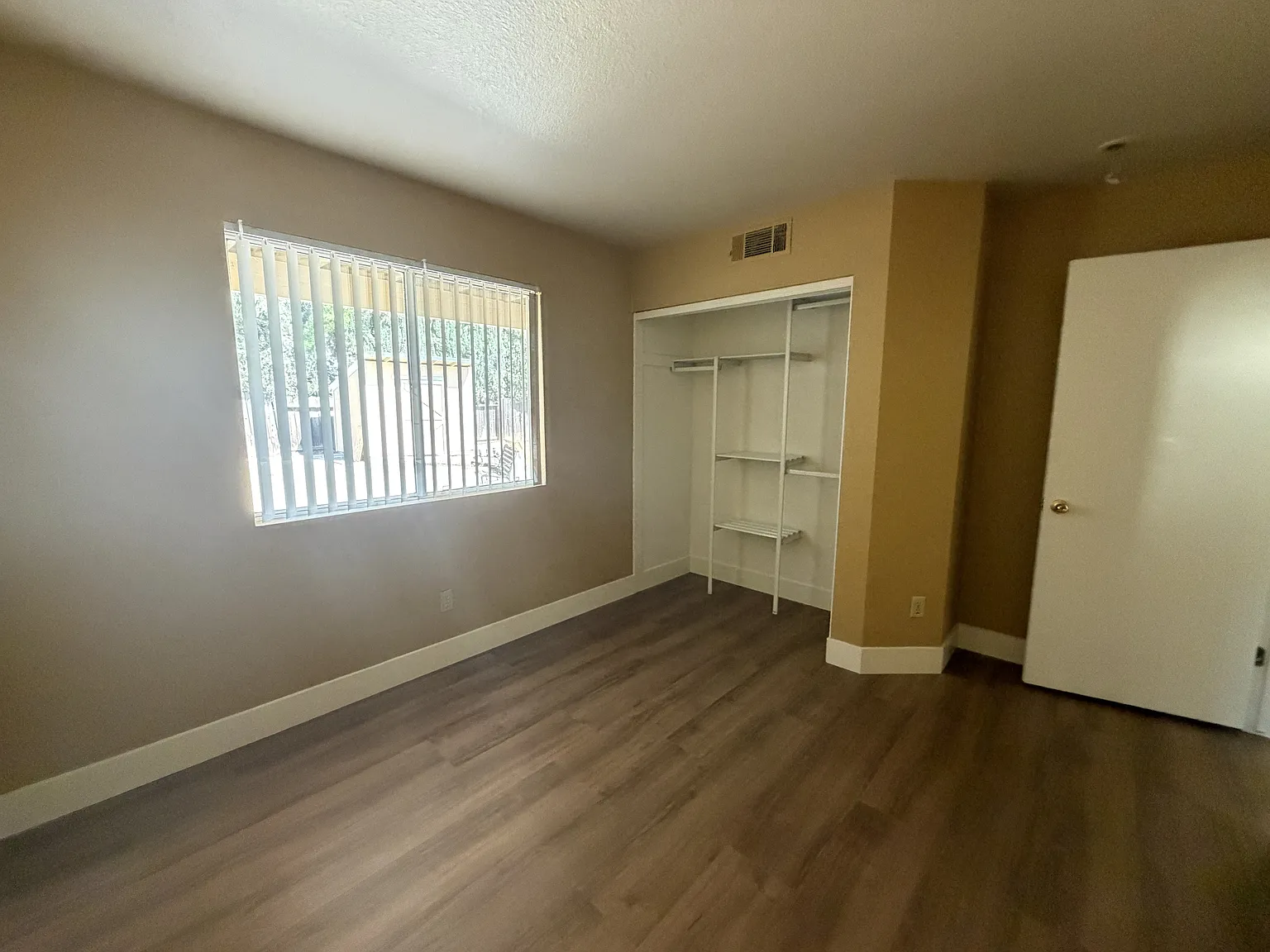 556 Moray Way - 1 — Photo 3
