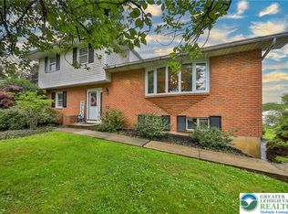 1812 Tree Line Dr, Easton, PA 18040