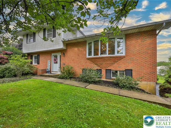 1812 Tree Line Dr, Easton, PA 18040