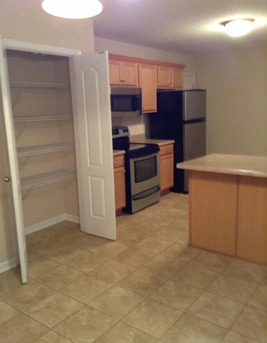 3 bed, 1503 sqft, $1,700 — Photo 4
