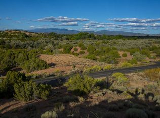 40 Calle Milpa, Santa Fe, NM 87507