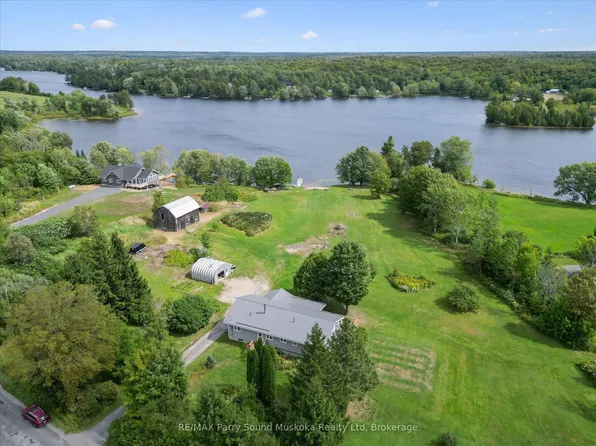 39 Hardies Rd, McKellar, ON P2A 0B5