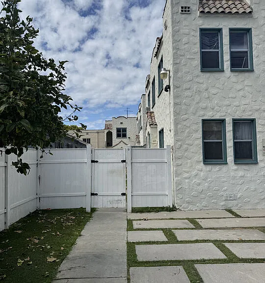 1225 West Blvd #1/2 — Photo 3