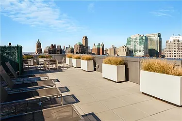 Rented by R New York