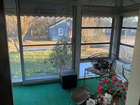 5th image of 236 Grandview Dr