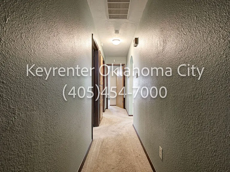10912 N Blackwelder Ave — Photo 26