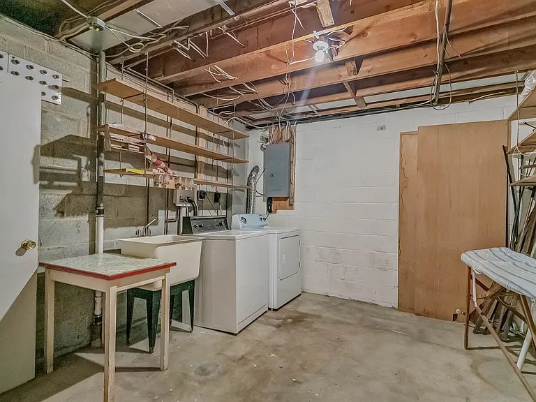 8808 Patricia Ct — Photo 21
