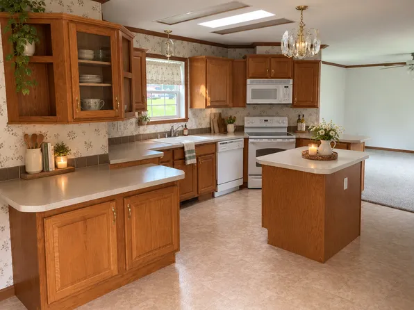 3 Gilbert St, Orono, ME 04473